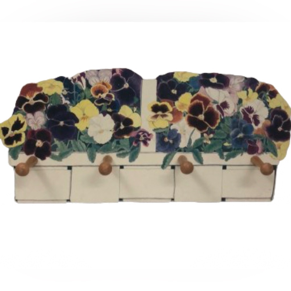 PANSY BASKET WALL RACK • BY BOSTON WAREHOUSE • 4 WOODEN 2.75” PEGS • VINTAGE